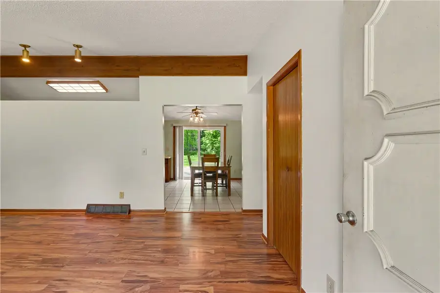 25 Sunset Drive, Oakwood, IL 61858 - #3