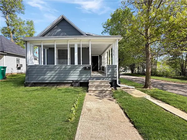 1976 E Wood Street, Decatur, IL 62521