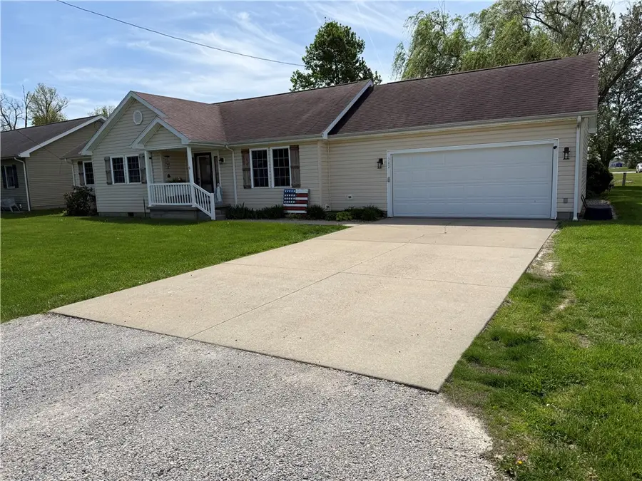 302 Douthit Drive, Newton, IL 62448 - #3