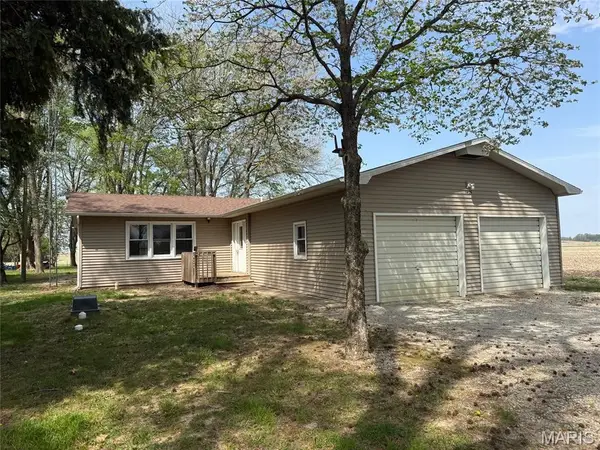 1425 N Carlyle Road, Vandalia, IL 62471