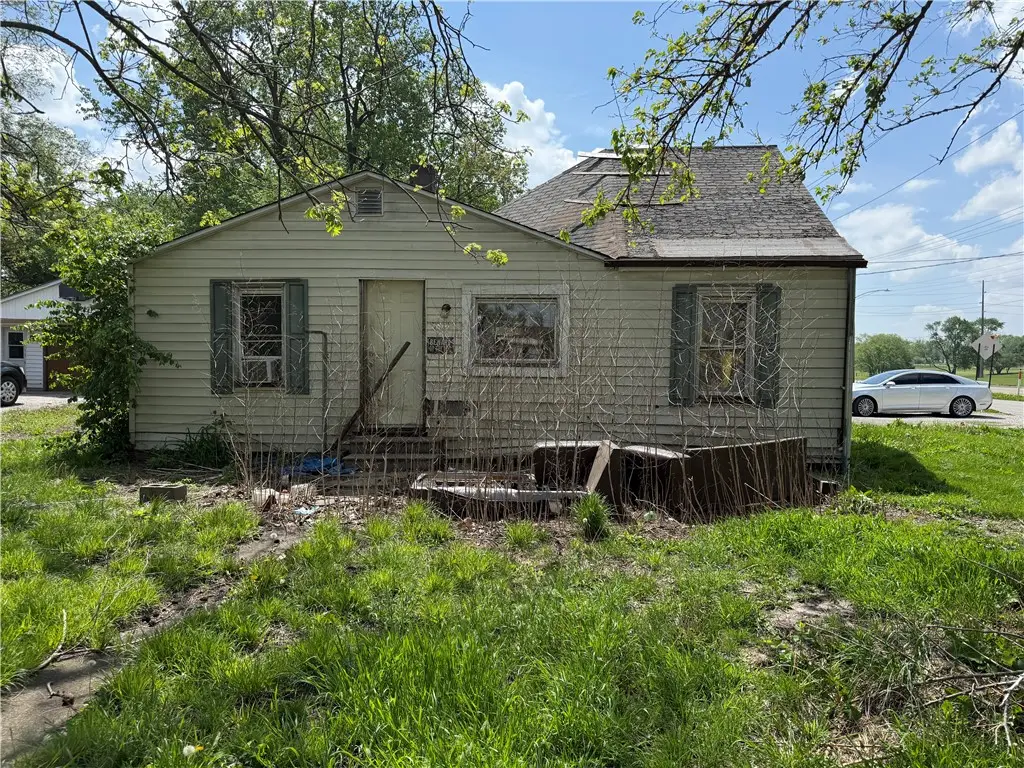 3801 E Hickory Street, Decatur, IL 62526 - #1