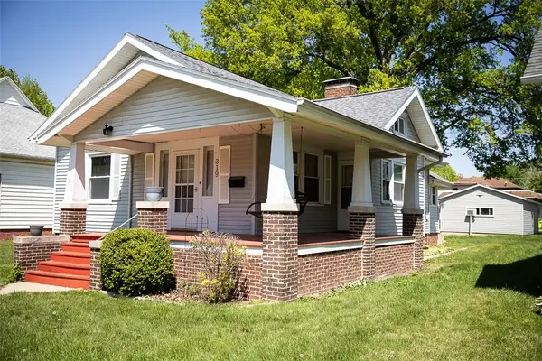 319 Main Street, Moweaqua, IL 62550