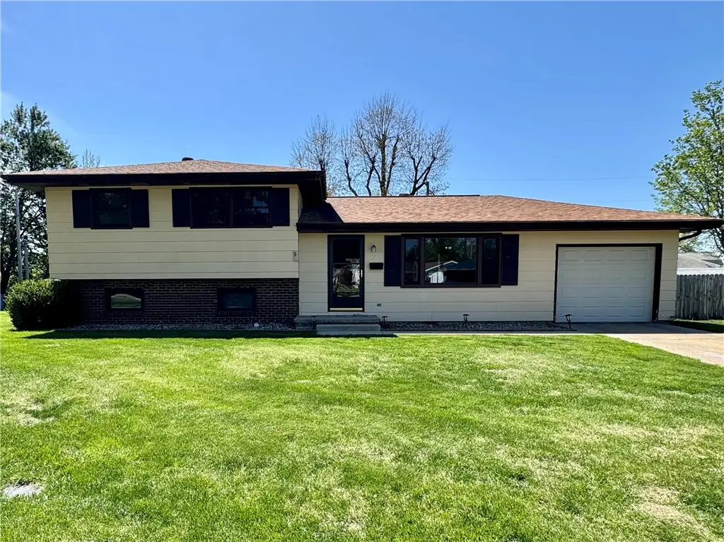 29 Circle Drive, Charleston, IL 61920 - #1