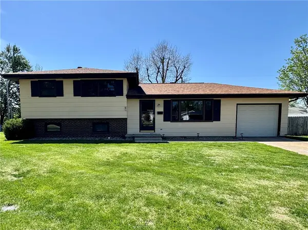 29 Circle Drive, Charleston, IL 61920