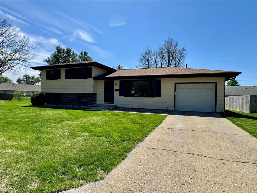 29 Circle Drive, Charleston, IL 61920 - #2