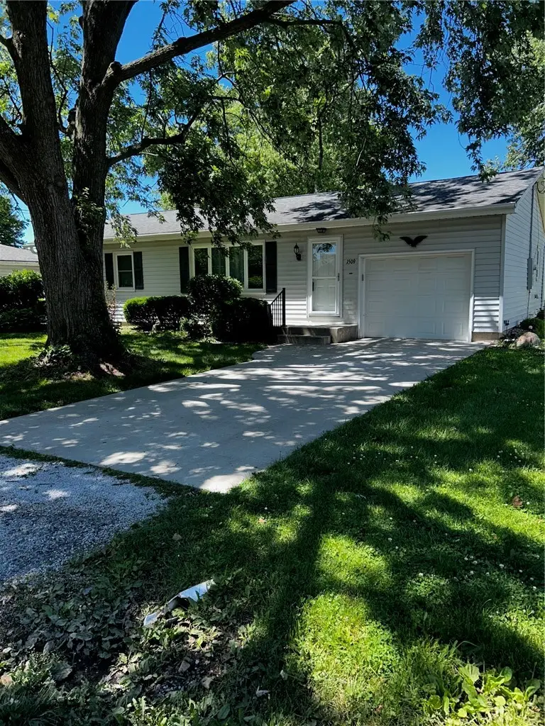 1509 W North First Street, Shelbyville, IL 62565 - #2