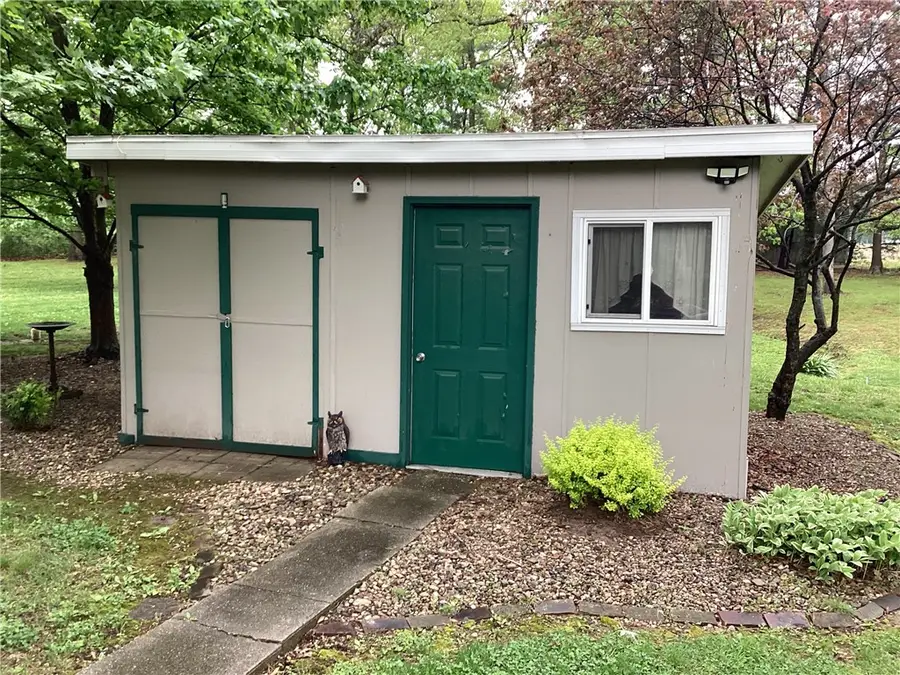 12137 N 1000th Road, Effingham, IL 62401 - #3