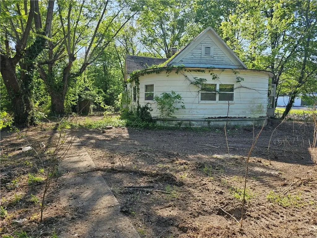 507 S Delaware Street, Greenup, IL 62428 - #1
