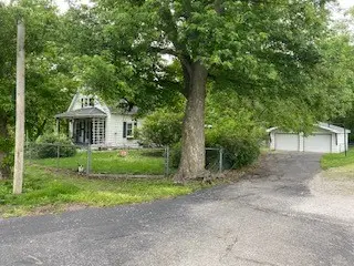 208 W Magnolia Avenue, Pana, IL 62557