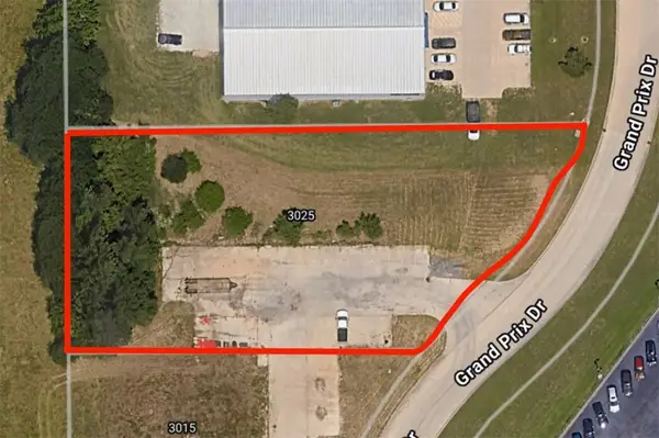 3025 Grand Prix Drive, Decatur, IL 62526