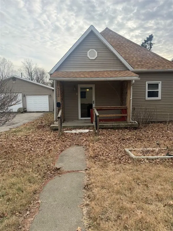 312 E 11th Street, Georgetown, IL 61846