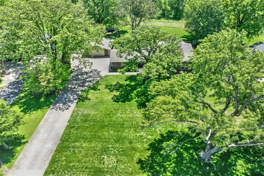 635 W Hickory Point Road, Forsyth, IL 62535 - #3