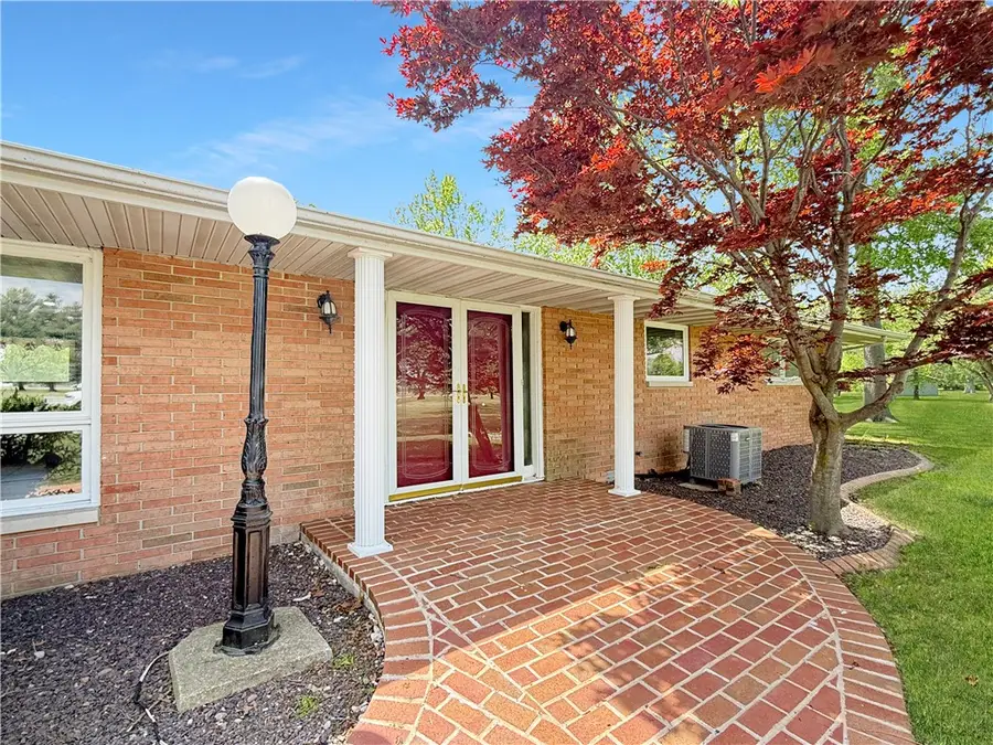 1201 North Drive, Casey, IL 62420 - #3