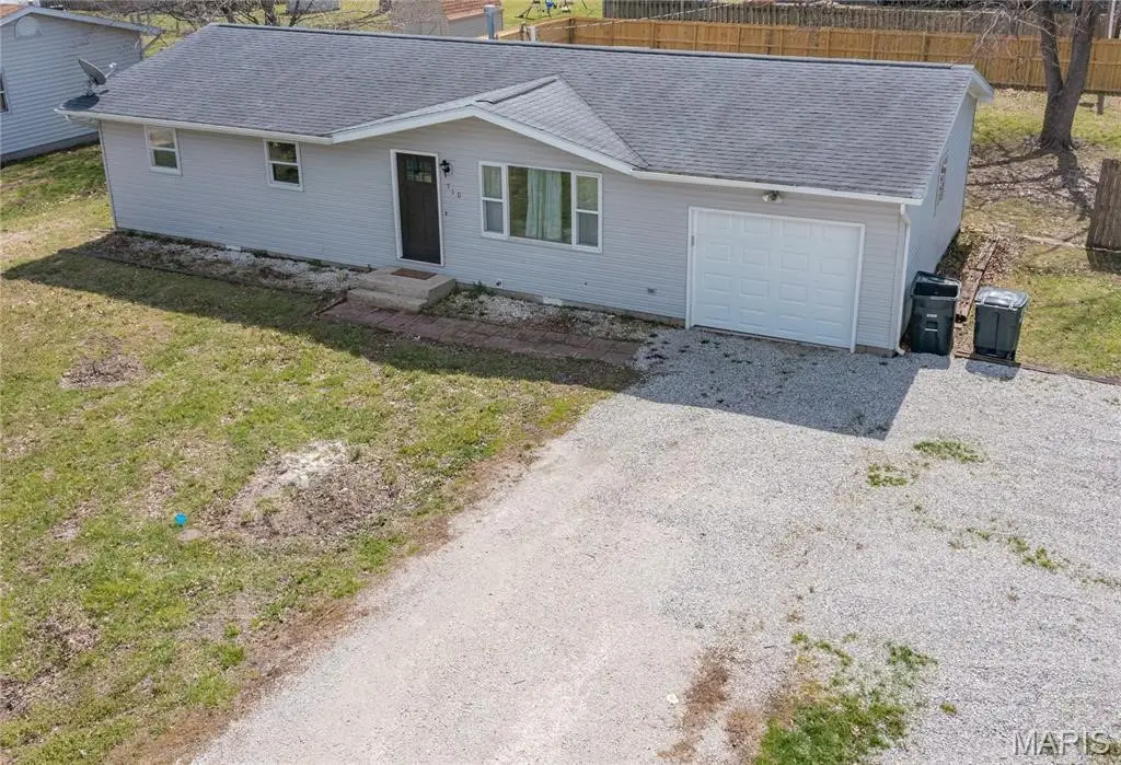 710 Field Street, Altamont, IL 62411 - #1