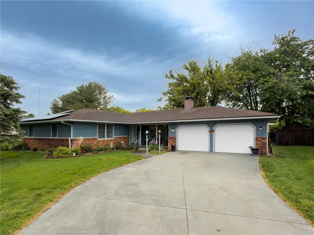 1207 Collins Drive, Effingham, IL 62401 - #1