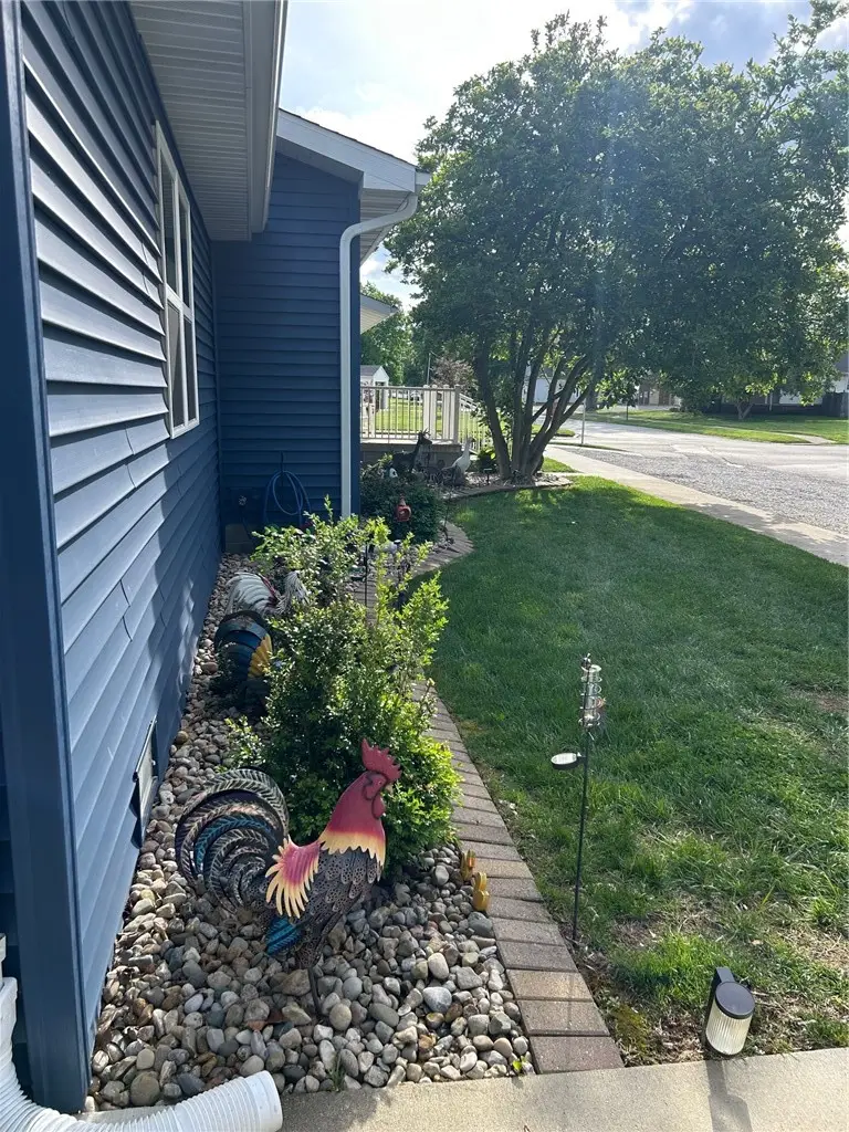 403 E Alabama Avenue, Casey, IL 62420 - #3