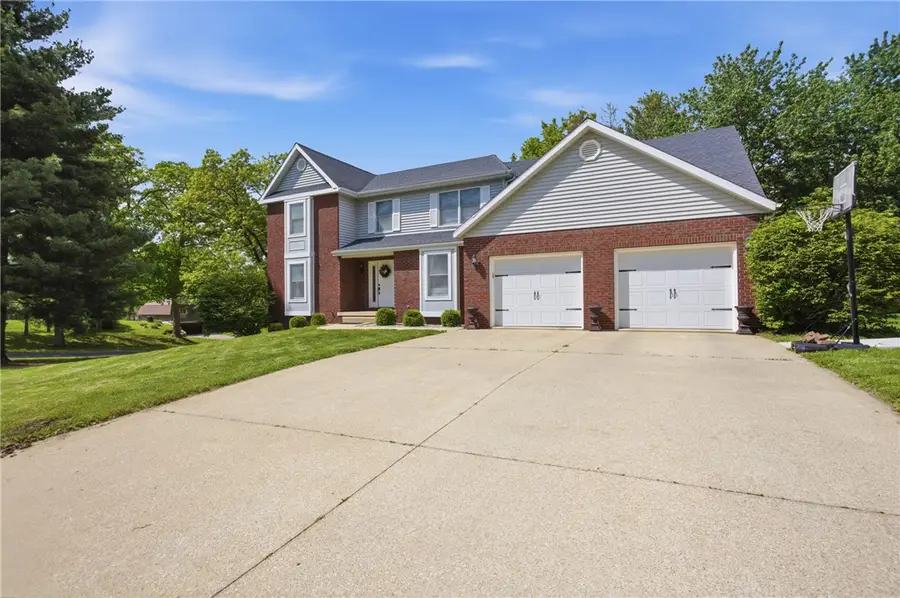 700 Park Hills Drive, Effingham, IL 62401 - #2