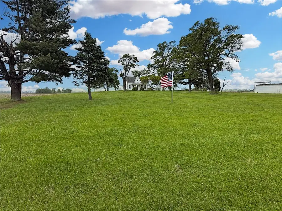 21156 County Road 1130n, Ashmore, IL 61912 - #2