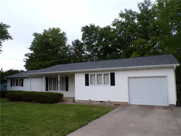 200 N Vine Street, Findlay, IL 62534