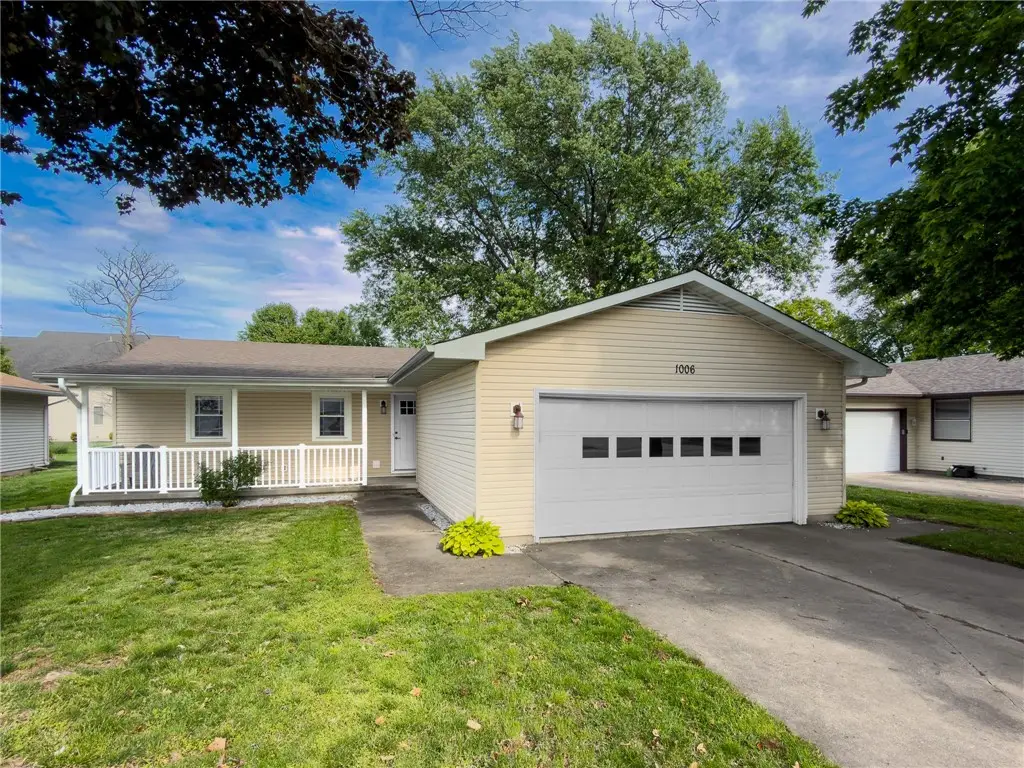 1006 N Taylor Street, Effingham, IL 62401 - #1