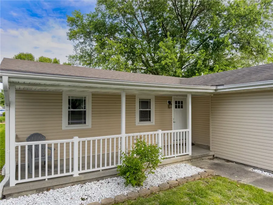 1006 N Taylor Street, Effingham, IL 62401 - #3