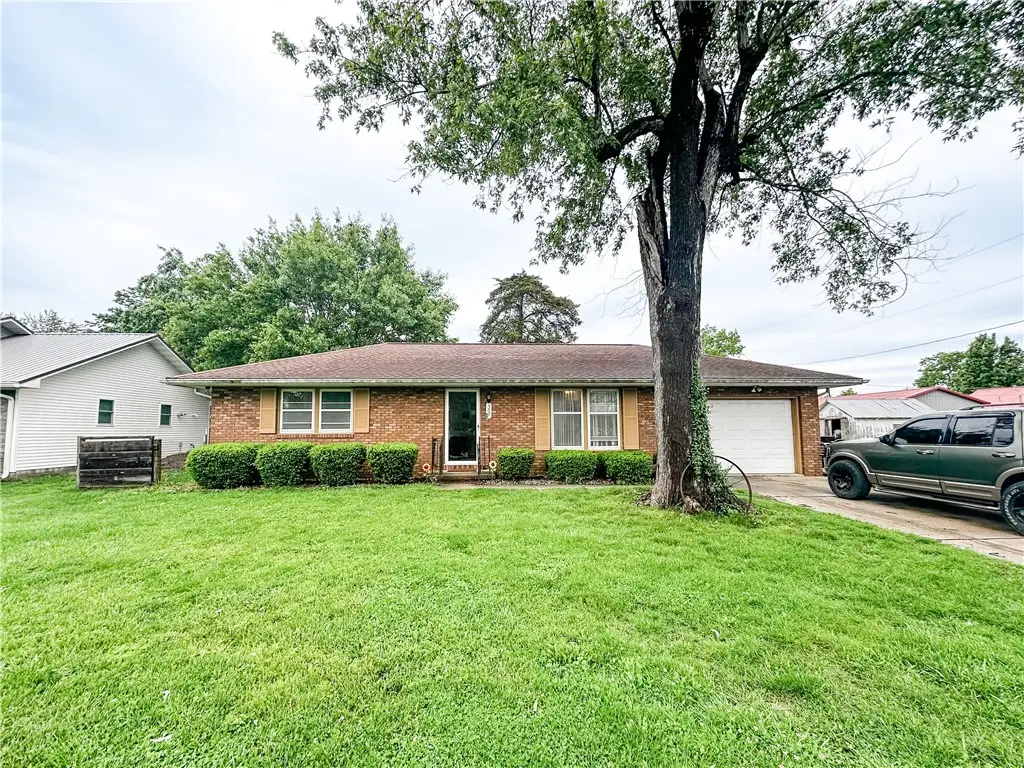 307 S Mill Street, Greenup, IL 62428 - #1