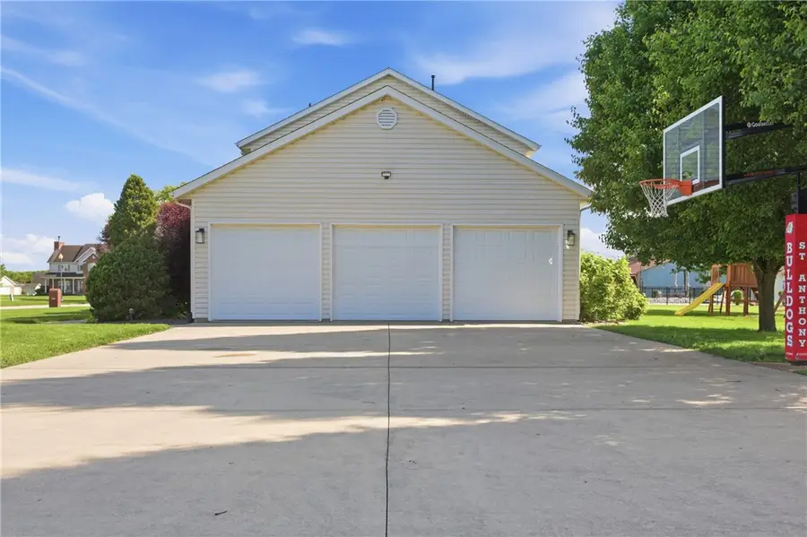 11100 Lincolnshire Lane, Effingham, IL 62401 - #3