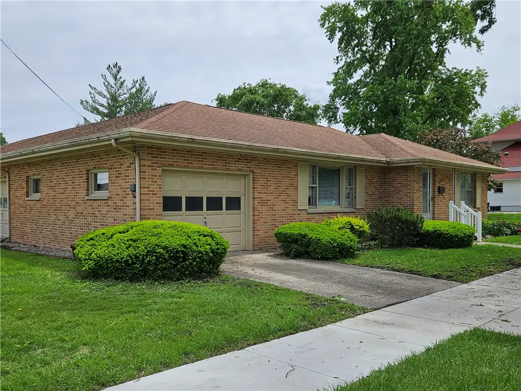 414 N Main Street, Sullivan, IL 61951 - #1