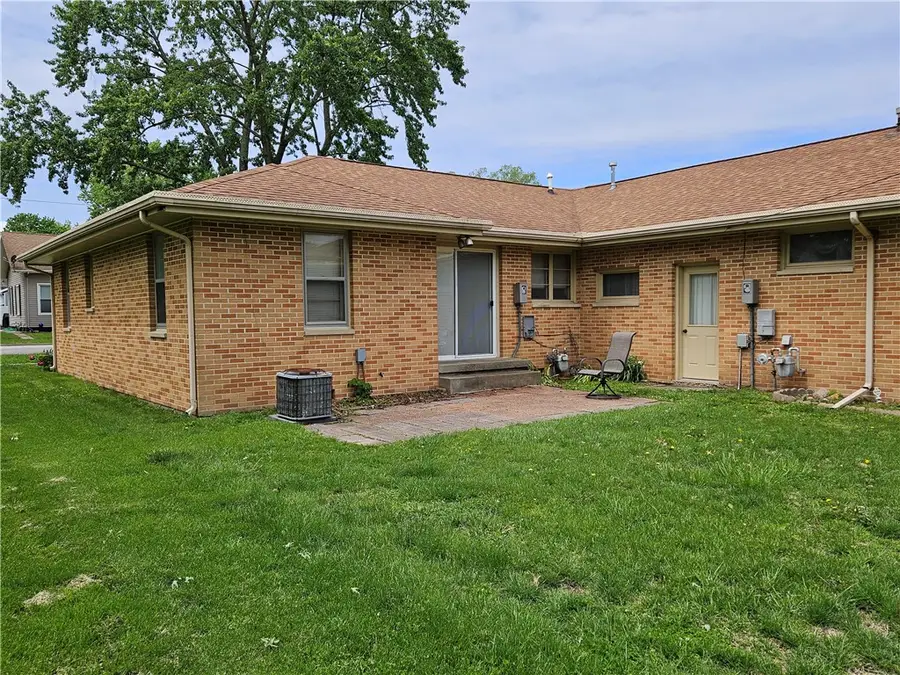 414 N Main Street, Sullivan, IL 61951 - #3