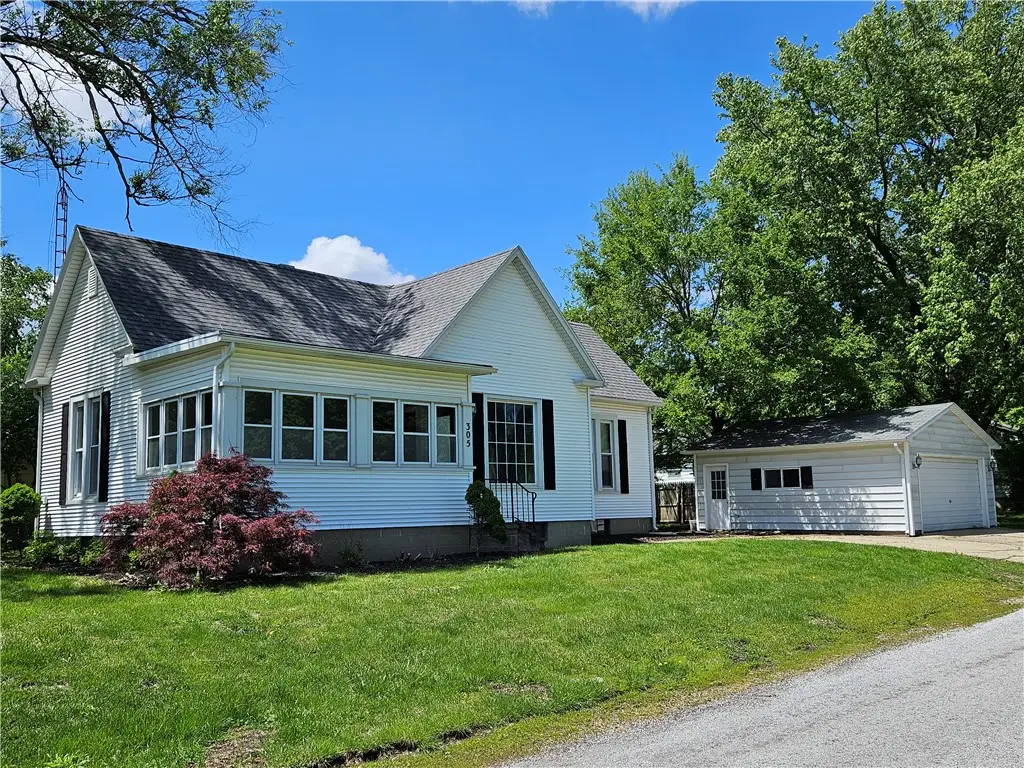 305 N Madison Street, Sullivan, IL 61951 - #1