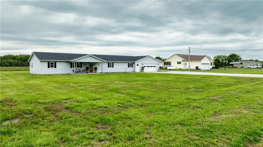 9355 N 1000th Road, Effingham, IL 62401 - #2