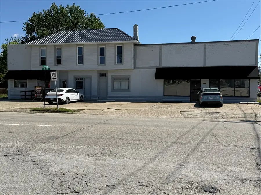 332 Main Street, Paris, IL 61944 - #2