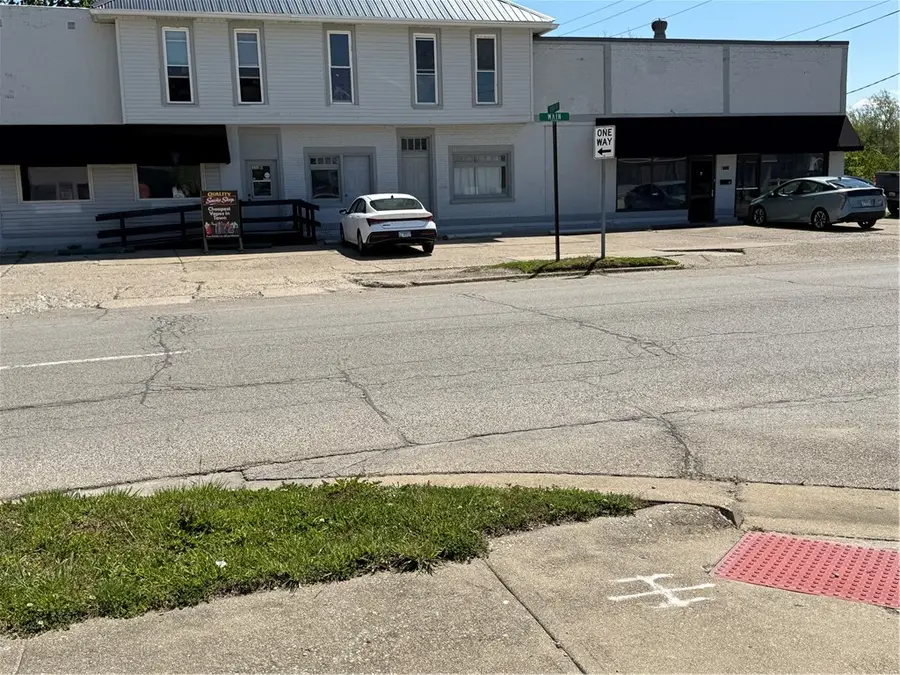 332 Main Street, Paris, IL 61944 - #3