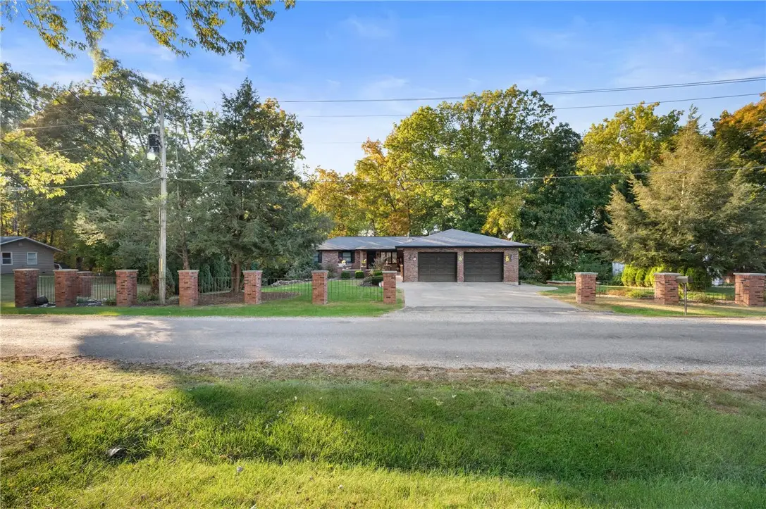 126 Edgewood Drive, Marshall, IL 62441 - #1