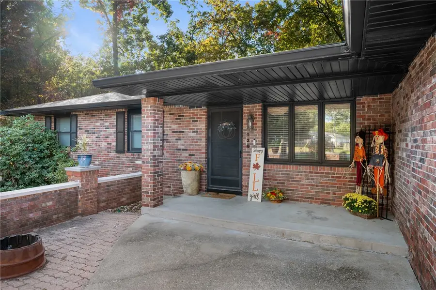 126 Edgewood Drive, Marshall, IL 62441 - #3