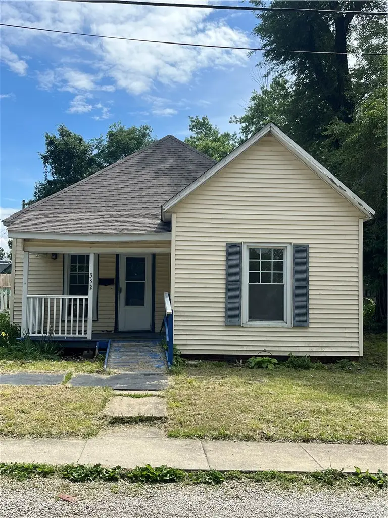 332 W Tyler Avenue, Charleston, IL 61920 - #1