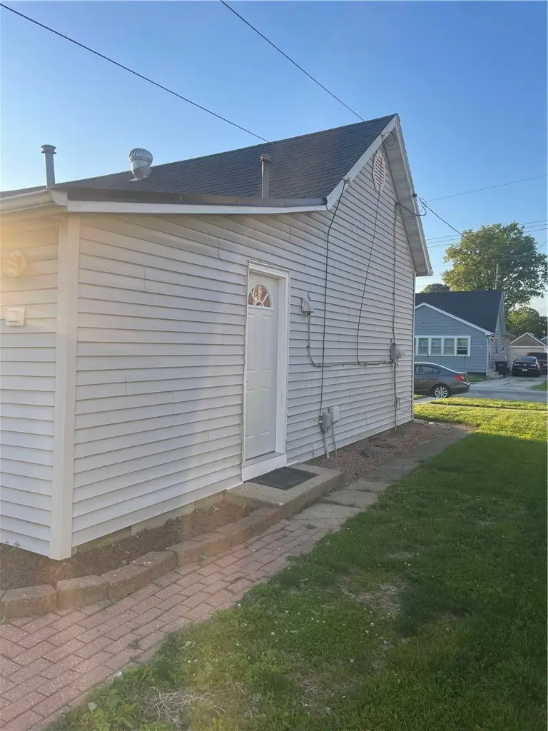 417 Kentucky Avenue, Effingham, IL 62401 - #3