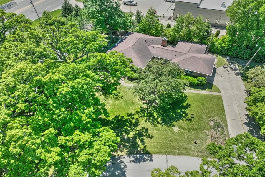 3035 Fair Oaks Drive, Decatur, IL 62526 - #3
