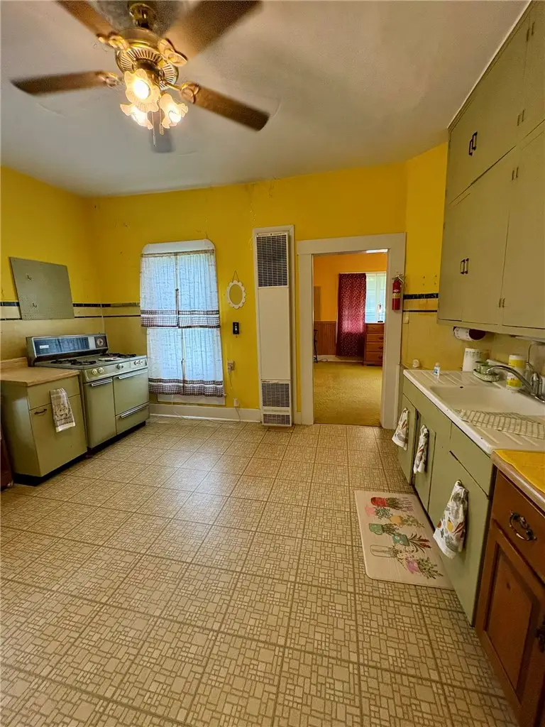 501 Walcott Street, Paris, IL 61944 - #2