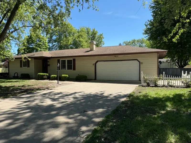 3121 Champaign Avenue, Mattoon, IL 61938 - #1