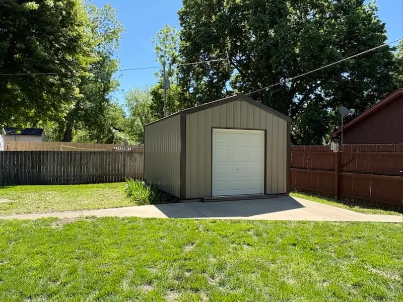 3121 Champaign Avenue, Mattoon, IL 61938 - #3
