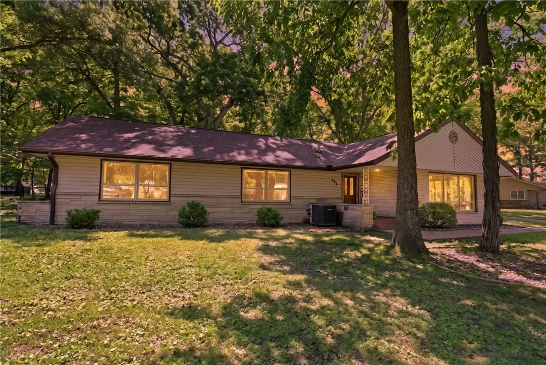 804 Hickory Hill Drive, Effingham, IL 62401 - #1