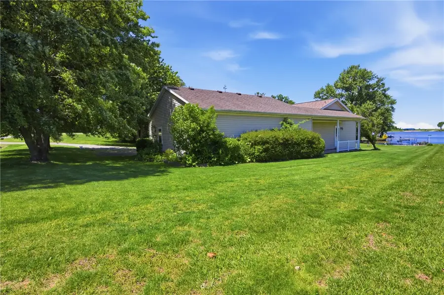 9 Oak Point, Neoga, IL 62447 - #3