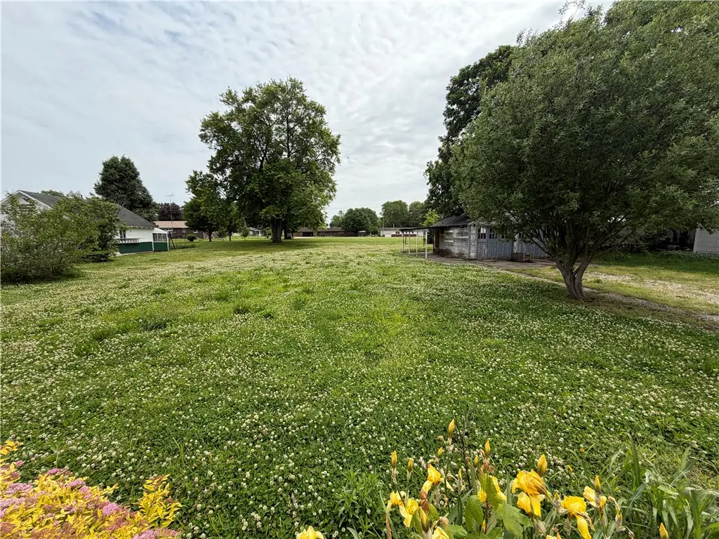 605 W Grand Prairie Street, Palestine, IL 62451 - #1