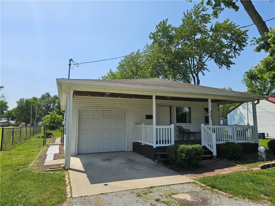 203 NW 4th Street, Casey, IL 62420 - #3