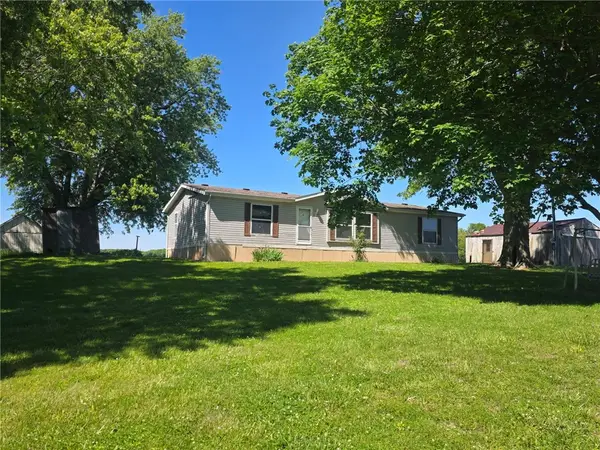 2189 E 100 North Road, Beecher City, IL 62414