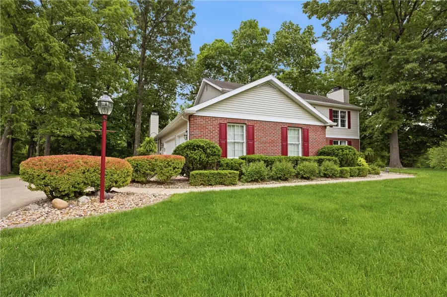 2 Deerfield Lane, Charleston, IL 61920 - #3