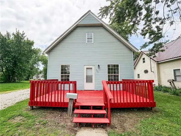 705 S Central Avenue, Casey, IL 62420