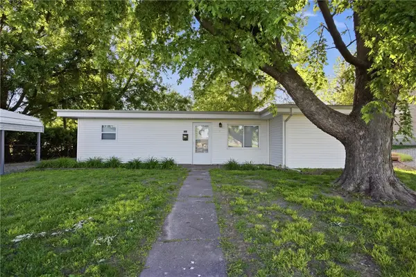 721 S 28th Street, Mattoon, IL 61938