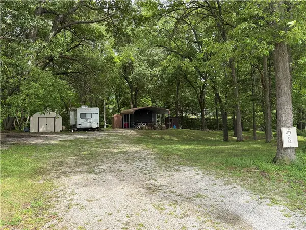 103 & 105 N 600 East Road, Pana, IL 62557